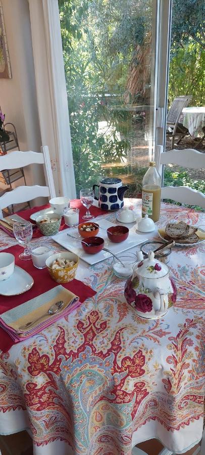 Etxe Laminak Bed & Breakfast Sisteron Exterior photo