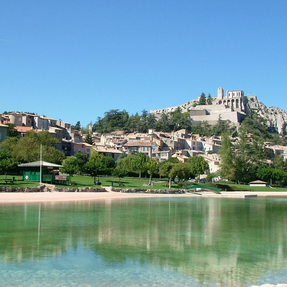Etxe Laminak Bed & Breakfast Sisteron Exterior photo